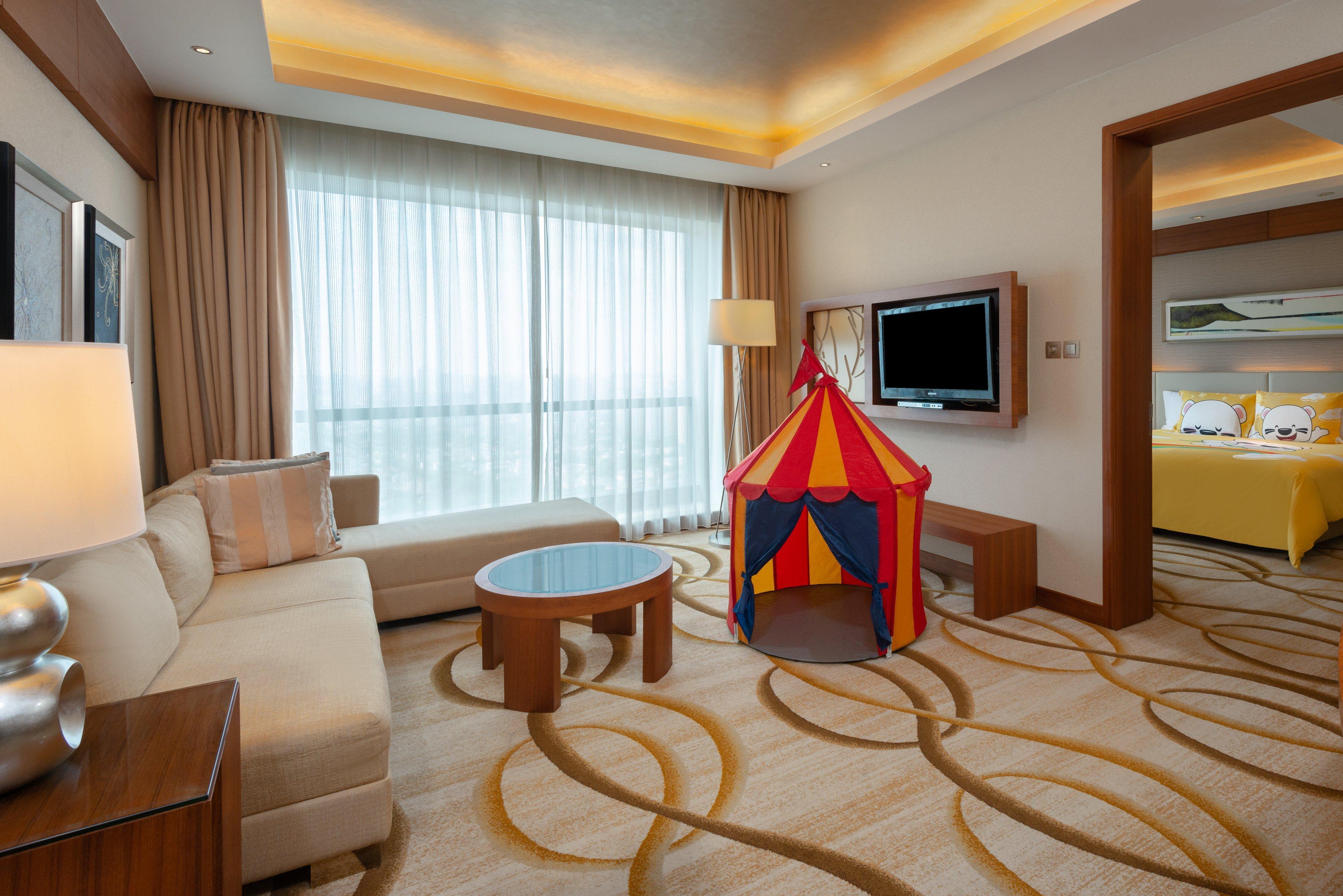 Holiday Inn Shanghai Pudong Kangqiao By Ihg - Free Shuttle Bus To Disney Land, Ins Swimming Pool Экстерьер фото