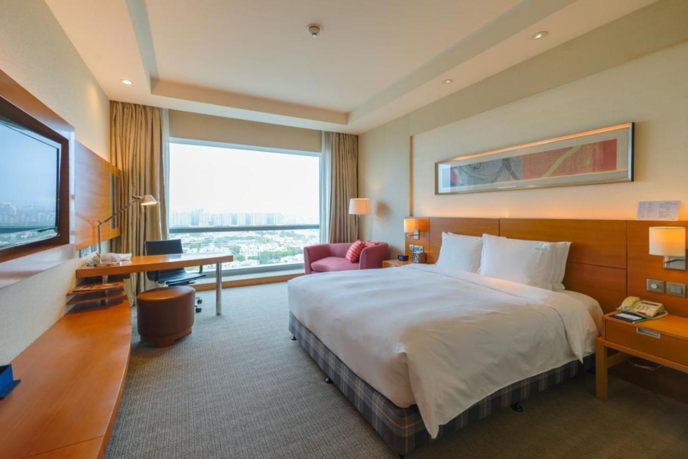 Holiday Inn Shanghai Pudong Kangqiao By Ihg - Free Shuttle Bus To Disney Land, Ins Swimming Pool Экстерьер фото